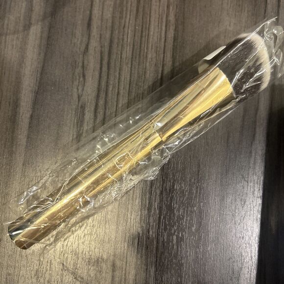 Tarte Face Tape Foundation And Brush - 35N Medium Neutral 1.01 Fl Oz - Picture 6 of 6